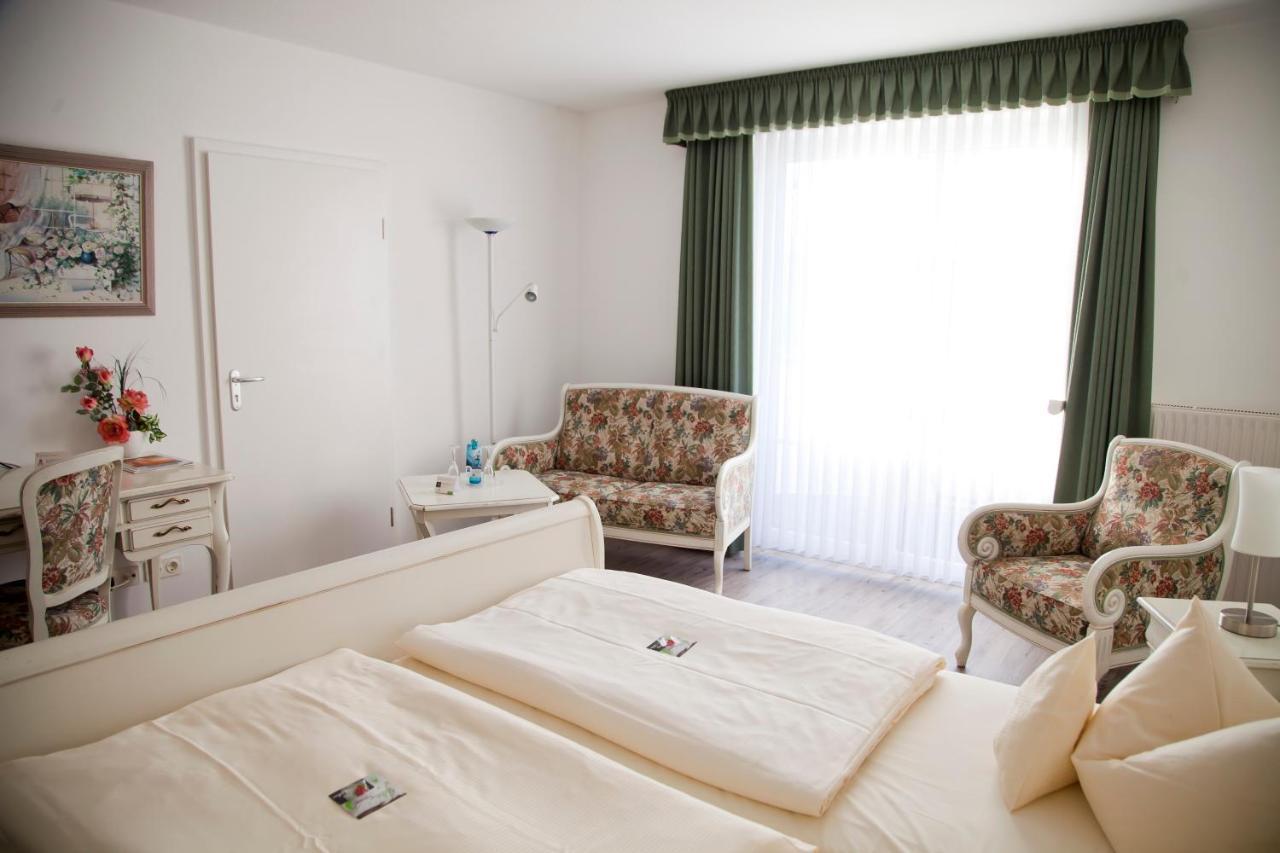 Flair Hotel Reuner Цосен Екстериор снимка