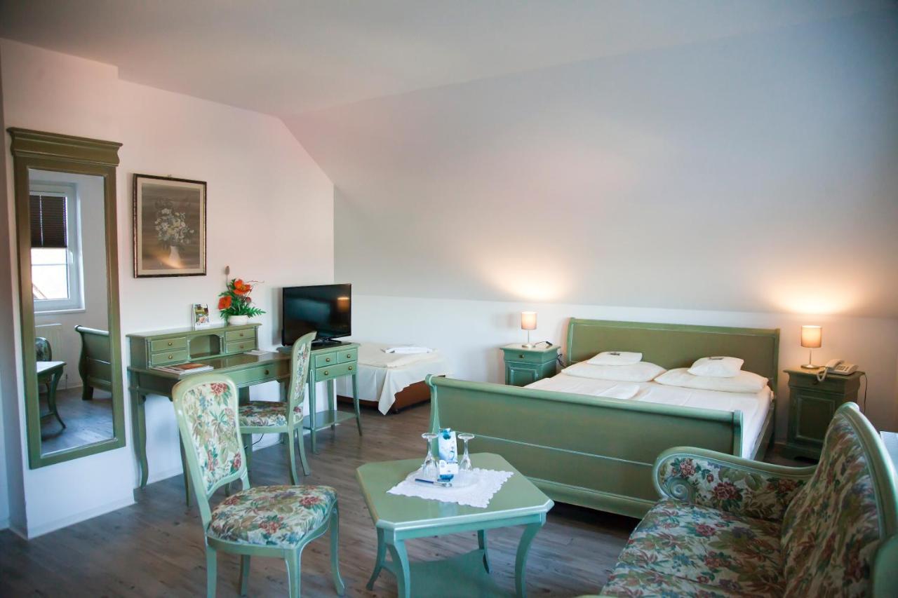 Flair Hotel Reuner Цосен Екстериор снимка