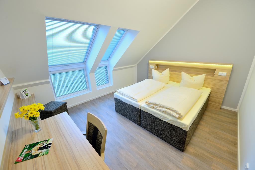 Flair Hotel Reuner Цосен Екстериор снимка