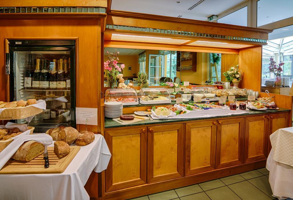 Flair Hotel Reuner Цосен Екстериор снимка