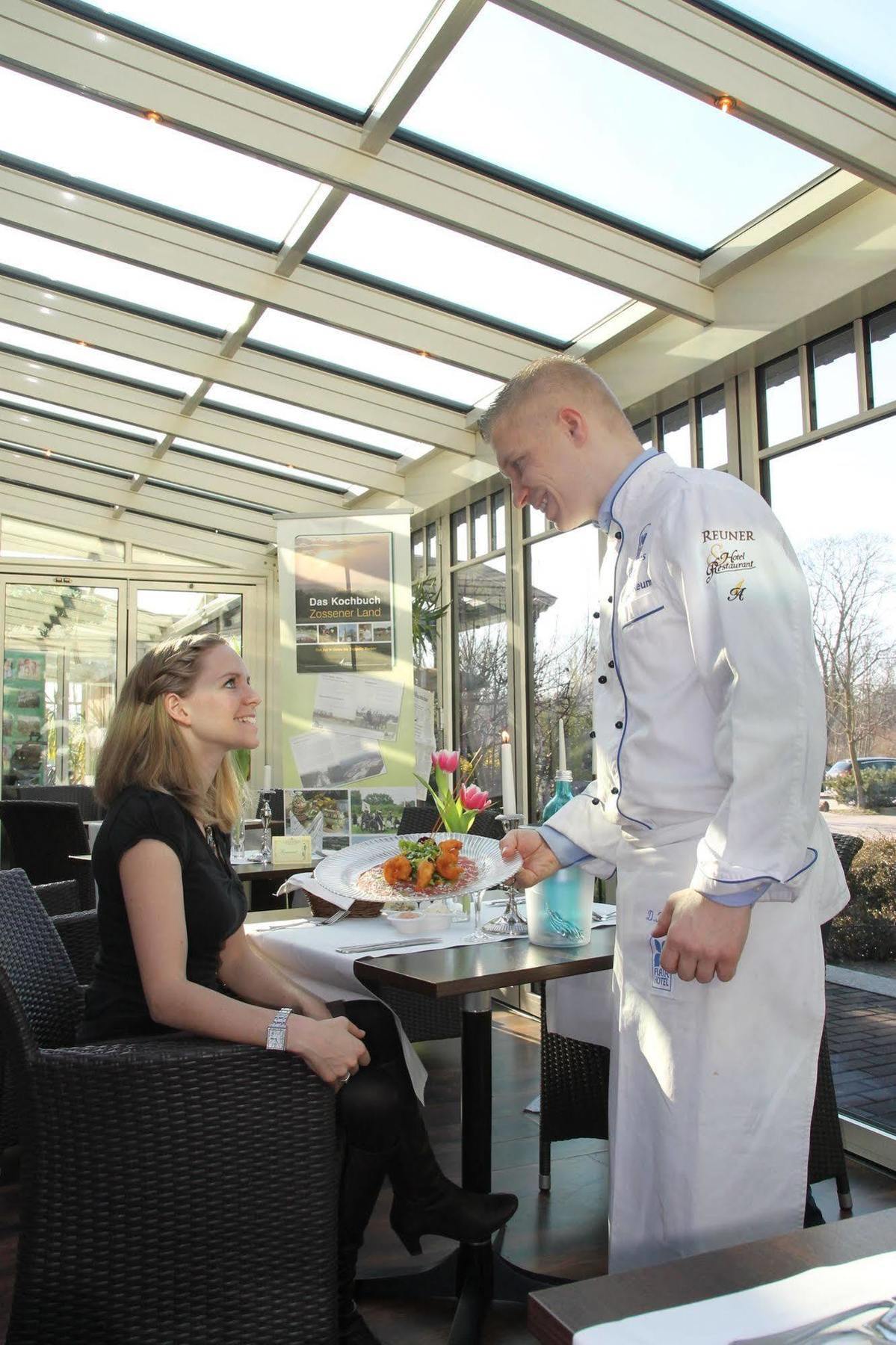 Flair Hotel Reuner Цосен Екстериор снимка