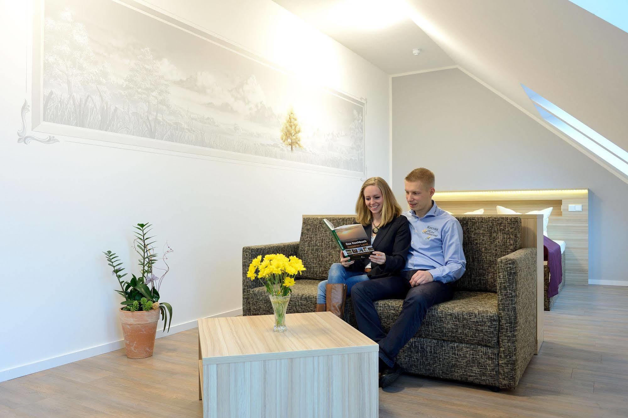 Flair Hotel Reuner Цосен Екстериор снимка