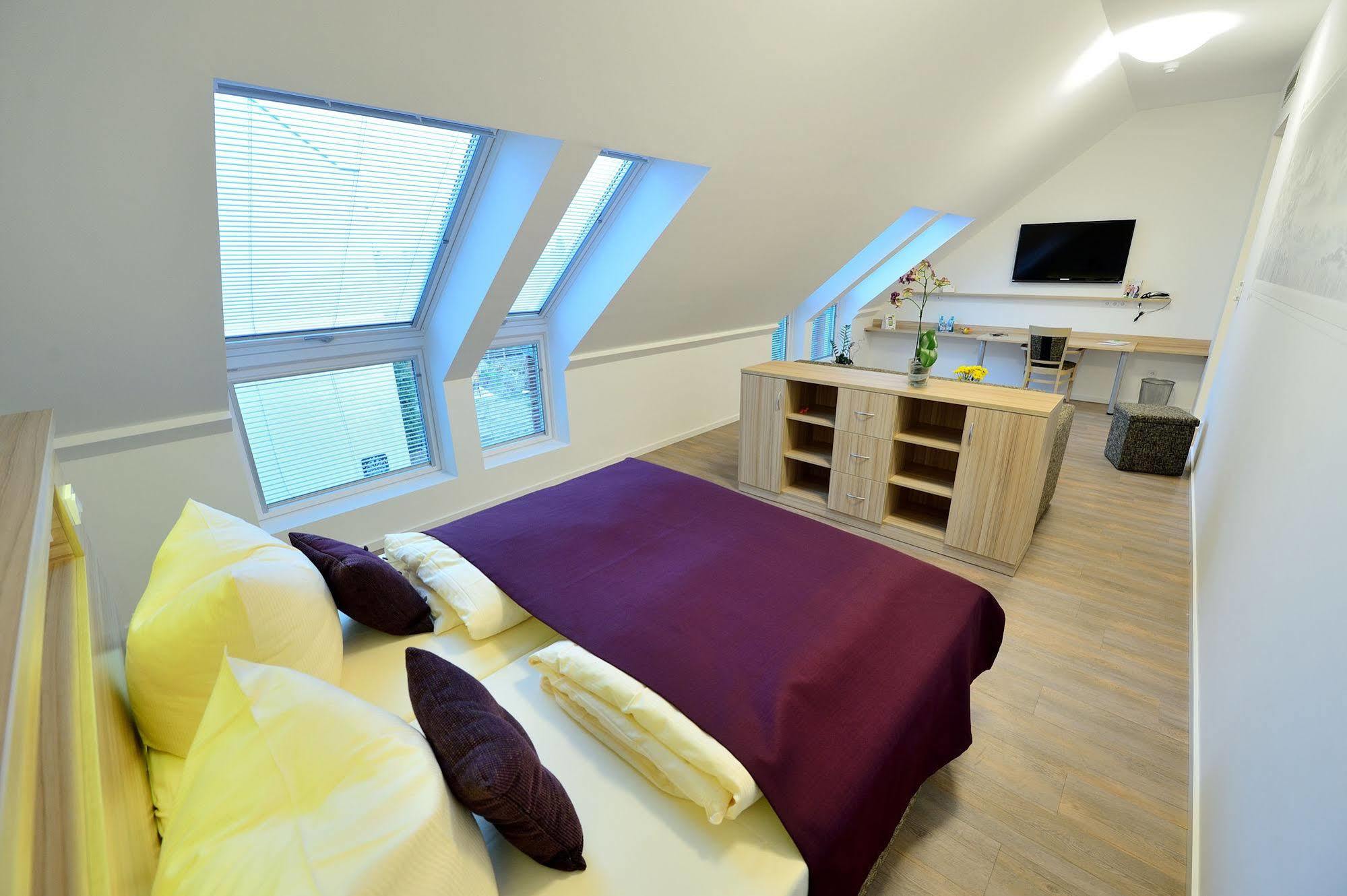 Flair Hotel Reuner Цосен Екстериор снимка